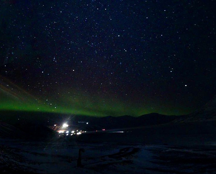 northern lights svalbard norway
