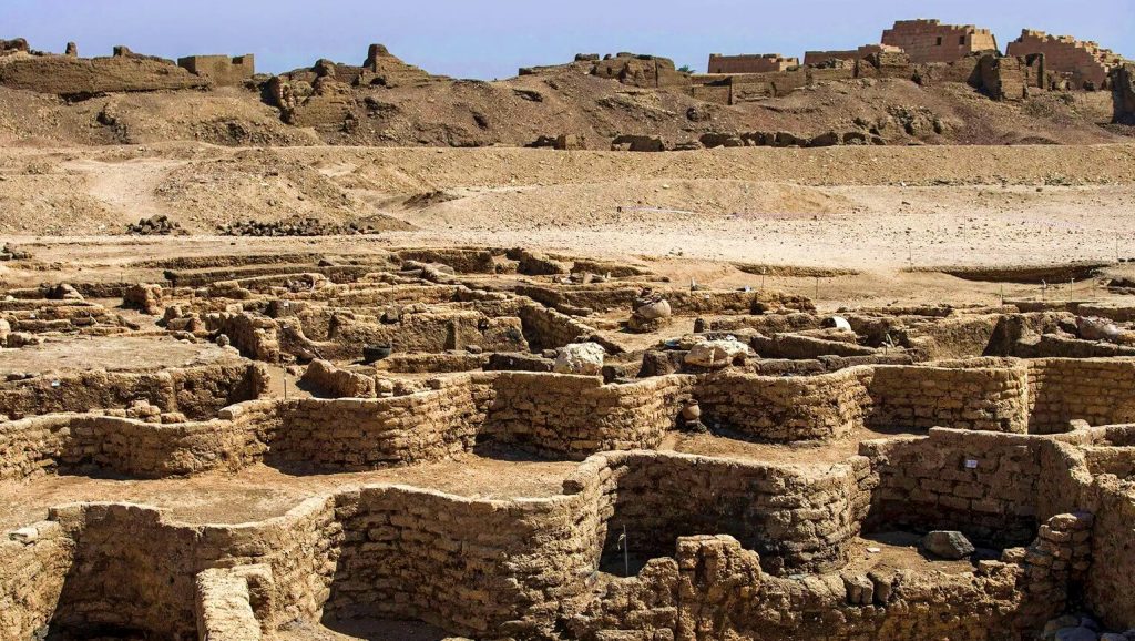 aten egypt’s 3,500-year-old city found by egyptian archaeologists zahi hawass