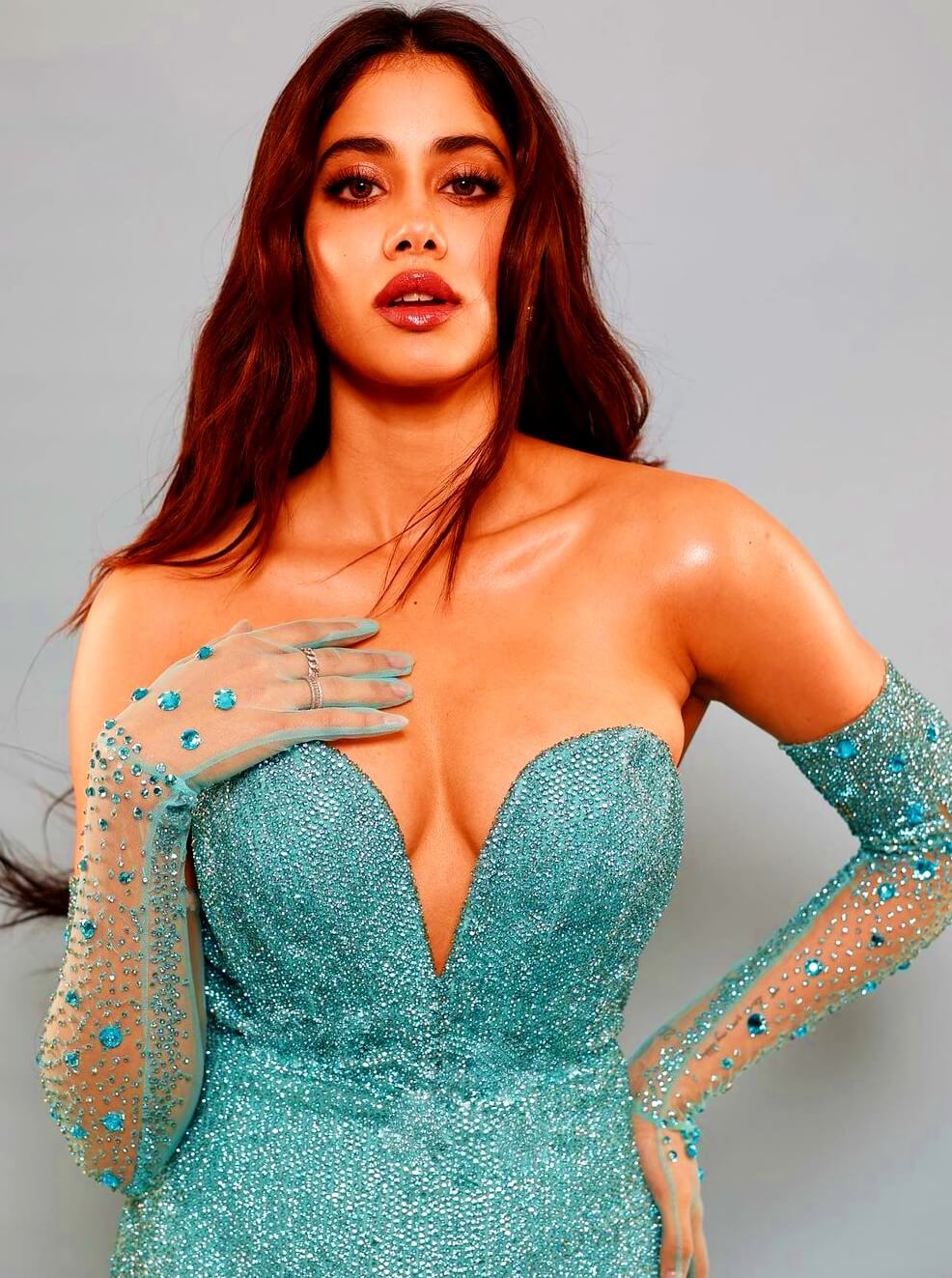 janhvi kapoor boobs showing aqua blue gown photo
