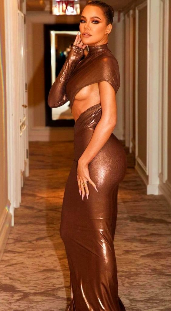 khloe kardashian butt shape in latex gown
