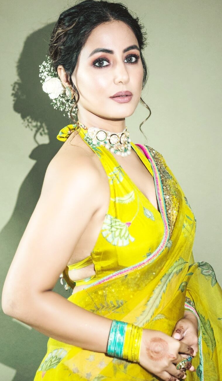 hina khan latest sexy photo in lime yellow organza saree
