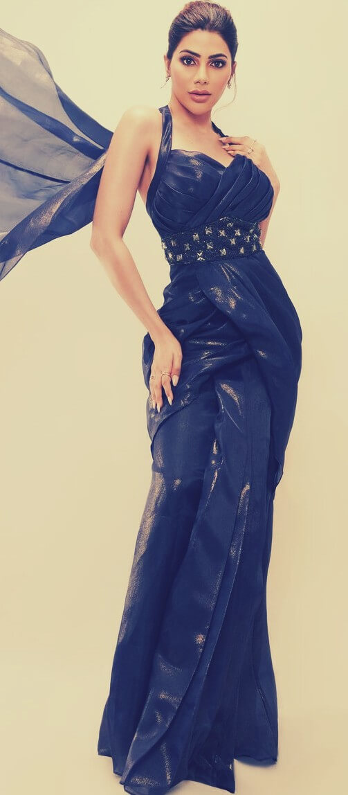 nikki tamboli sexy look in pre-drapped dark blue saree