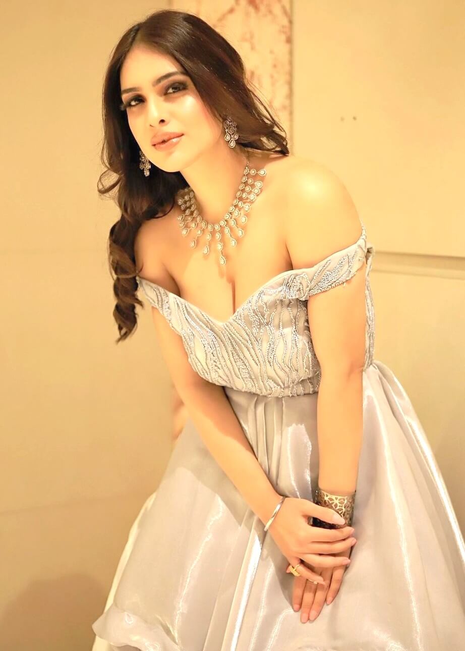 neha malik sexy pic in silver off shoulder gown
