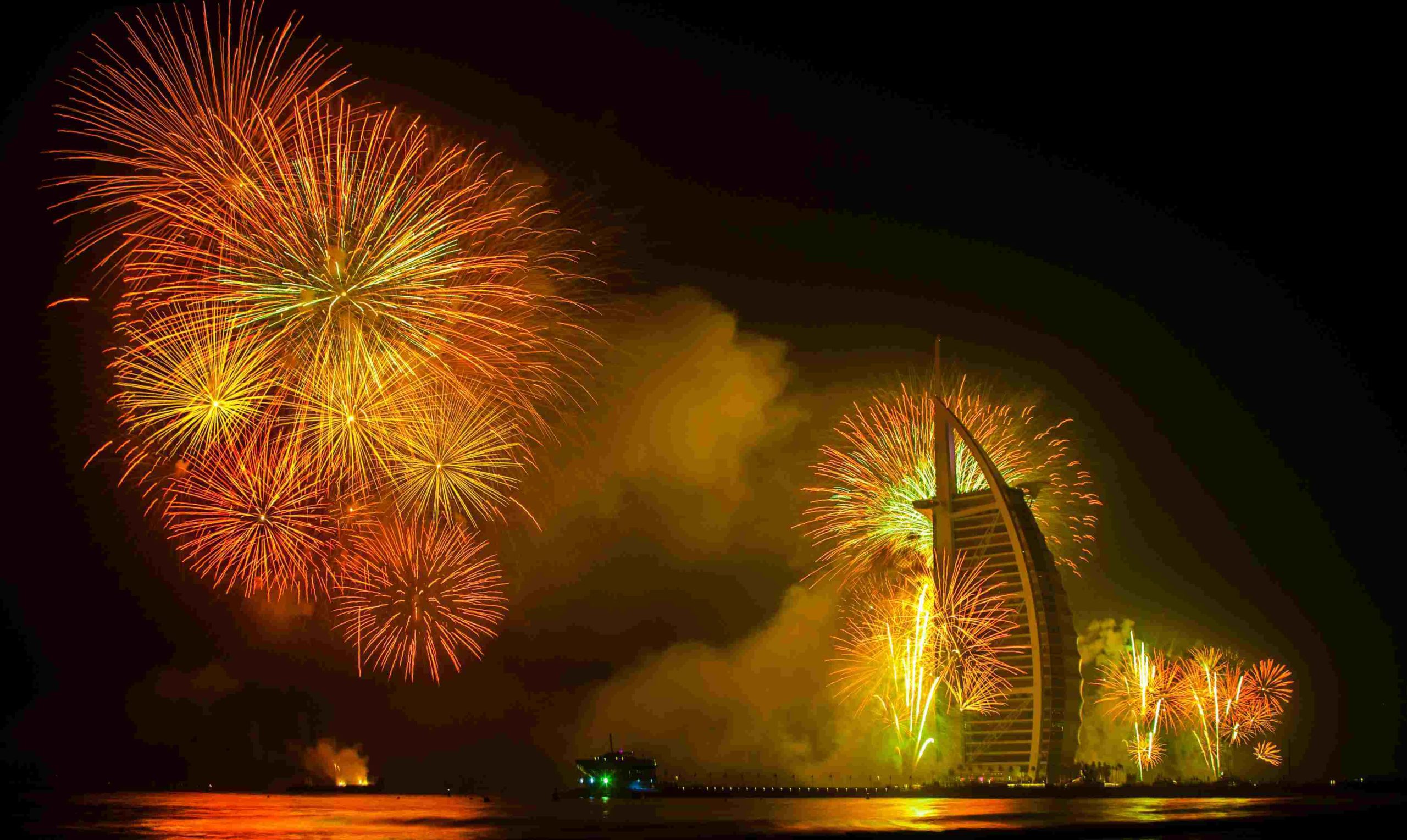 fireworks in dubai for ksa national day